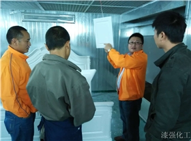 漆強漆總經(jīng)理和家具廠廠家技術(shù)交流.jpg