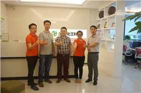 熱烈歡迎單仁資訊專家一行蒞臨漆強(qiáng)化工指導(dǎo).jpg 熱烈歡迎單仁資訊專家一行蒞臨漆強(qiáng)化工指導(dǎo).jpg