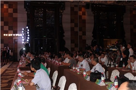 漆強(qiáng)化工“彎道超車”主題招商會現(xiàn)場.jpg 漆強(qiáng)化工“彎道超車”主題招商會現(xiàn)場.jpg